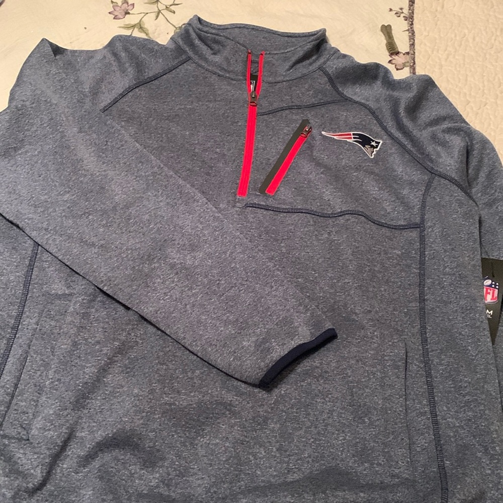 NWT. New England Patriots quarter zip.